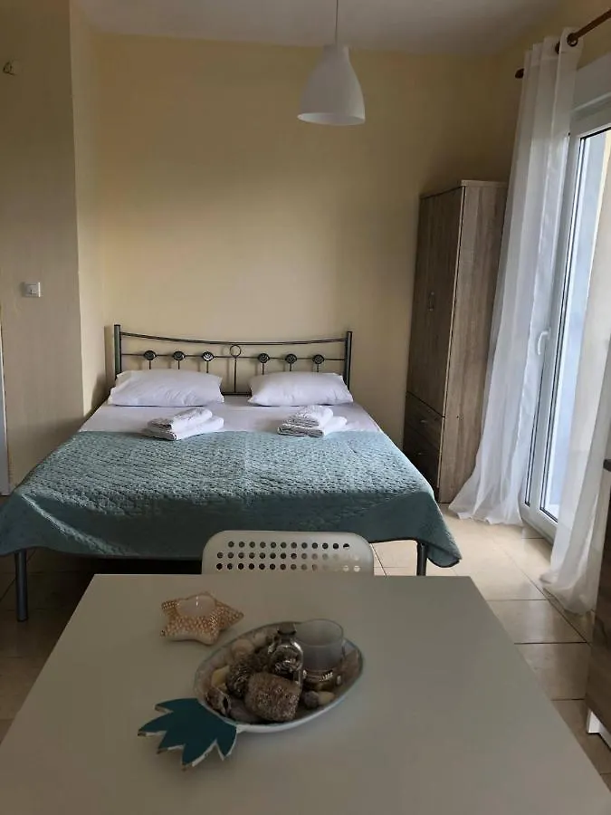 Sofia' S Beach House Torone 0*,